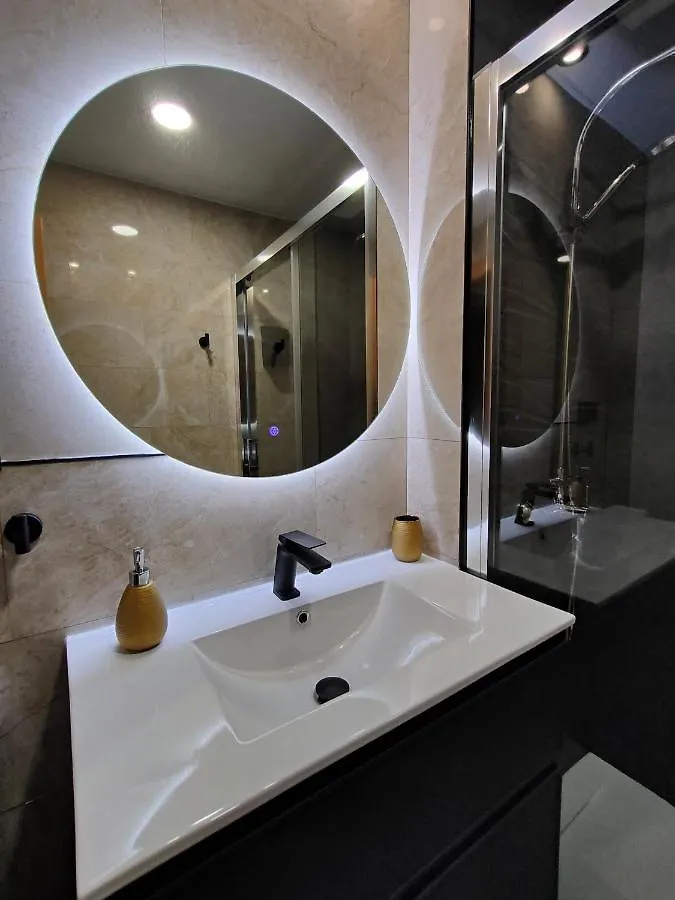 Budha Luxury Apartment Centro Historico De 马拉加